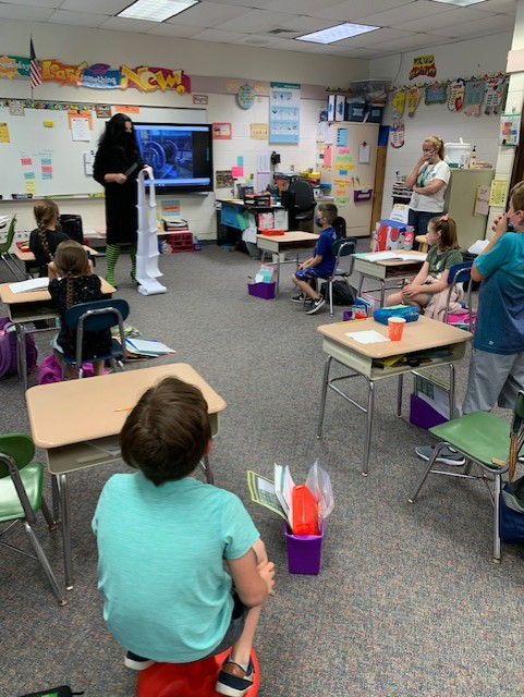 CPCougars's tweet photo. Miss Viola Swamp visited CP today! @MTPSchools  #CPCougars #MTPSchools https://t.co/IHthQr8pC3