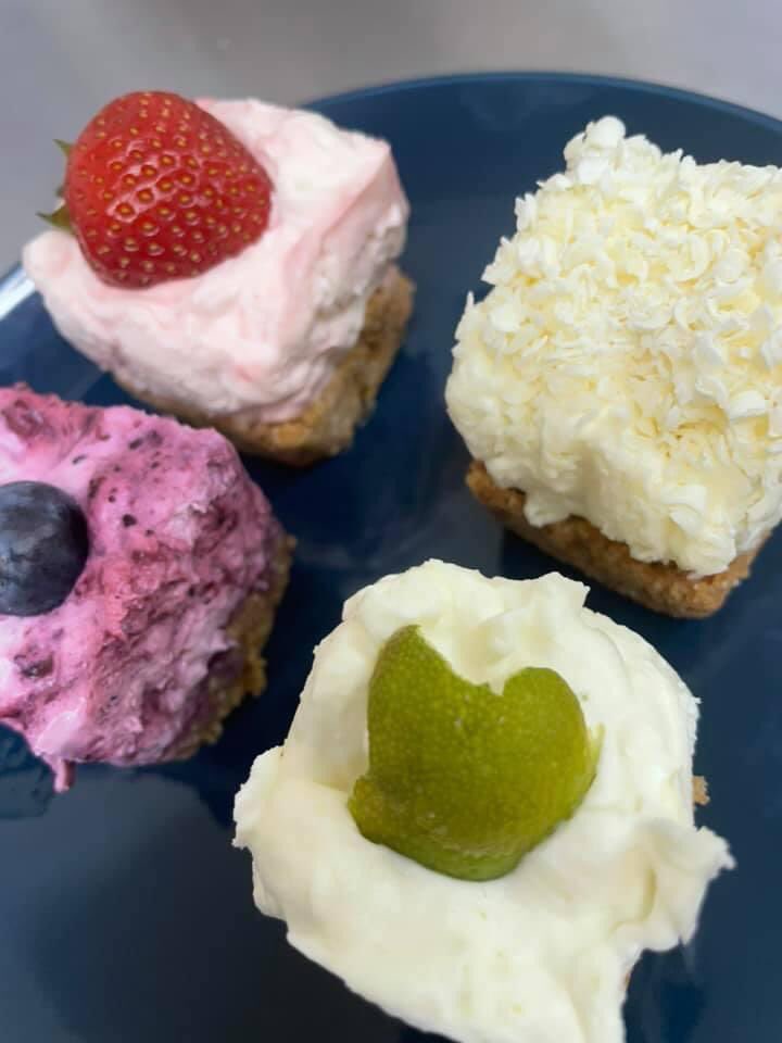 TheTeaMonkey1's tweet photo. Freshly made mini cheesecake 🍰 Why not call in for a cuppa and cake ☕️ https://t.co/MtQiM1X6Hc