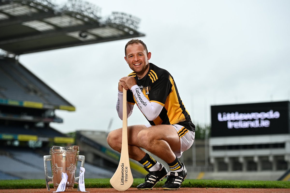 Delighted to launch this years hurling championship with @lwi_gaa. Looking forward to the camogie final this weekend. #styleofplay #Ad