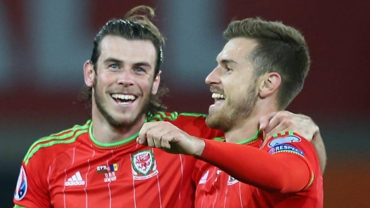 TheWelshDragon9's tweet photo. Gareth Bale 🏴󠁧󠁢󠁷󠁬󠁳󠁿 Aaron Ramsey https://t.co/JaXV6auWm8