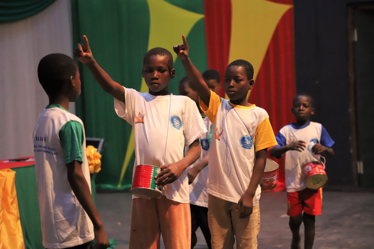 UNICEF_Burkina's tweet photo. Les enfants ont célébré leurs droits et ont rappelé la nécessité de redynamiser le parlement des enfants lors de la commémoration de la Journée de l’Enfant Africain.💃🥳 

#PourChaqueEnfant, des droits respectés.💙 https://t.co/vtEWOCLM8X