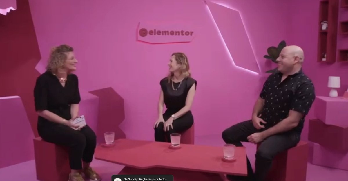 AngelZinsel's tweet image. Three pillars in @elemntor 
1⃣ The product 
2⃣ The resources 
3⃣ The community 

Boom 🔥
@rcyjon at @elemntor #webcreators2021 

#elementorlove