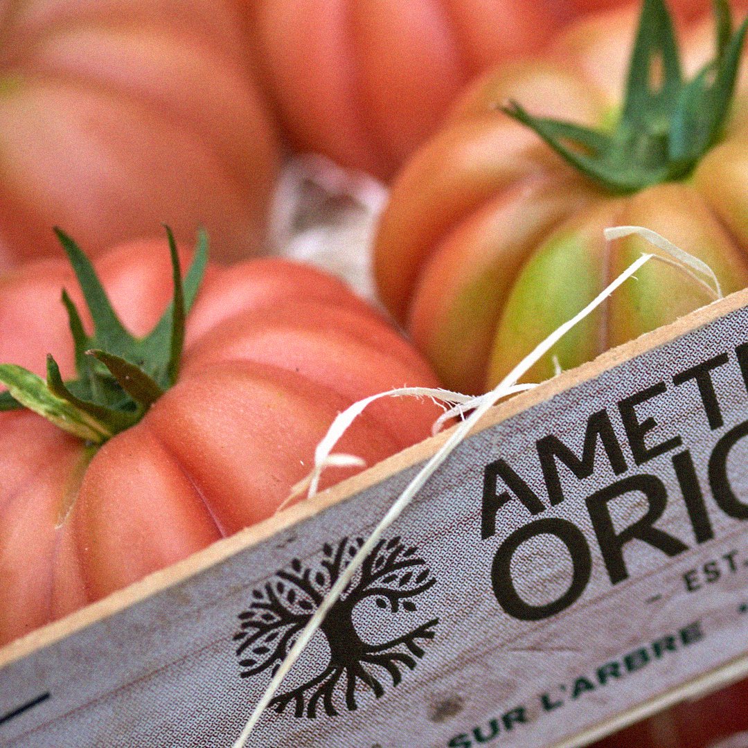 AmetllerOrigen's tweet photo. Saps per què és important consumir mínim una ració de verdures fresques al dia? 🥦🫑🍆 Durant la cocció, les verdures perden una part dels seus nutrients, com les vitamines i minerals. #DiaMundialVerduresFresques #AmetllerOrigen #AlimentsambOrigen https://t.co/gXg85WpG9h