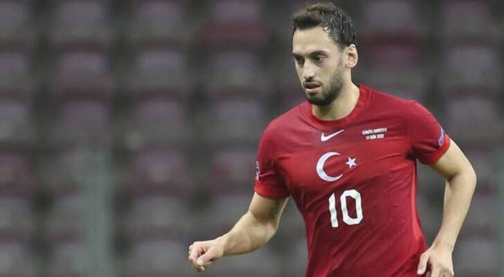 falkann's tweet photo. #BizimCocuklar adamın en önemli özelliği şut çekmek ama çektiği şut sayısı sıfır. kaç kere şut atabileceği pozisyonda şut çekmek yerine defansın ortasına rastgele paslar vermeye çalıştı. cesur adamlara ihtiyacımız var korkak adamlardan bizim çocuklar olamaz. https://t.co/71dHpMSjnM