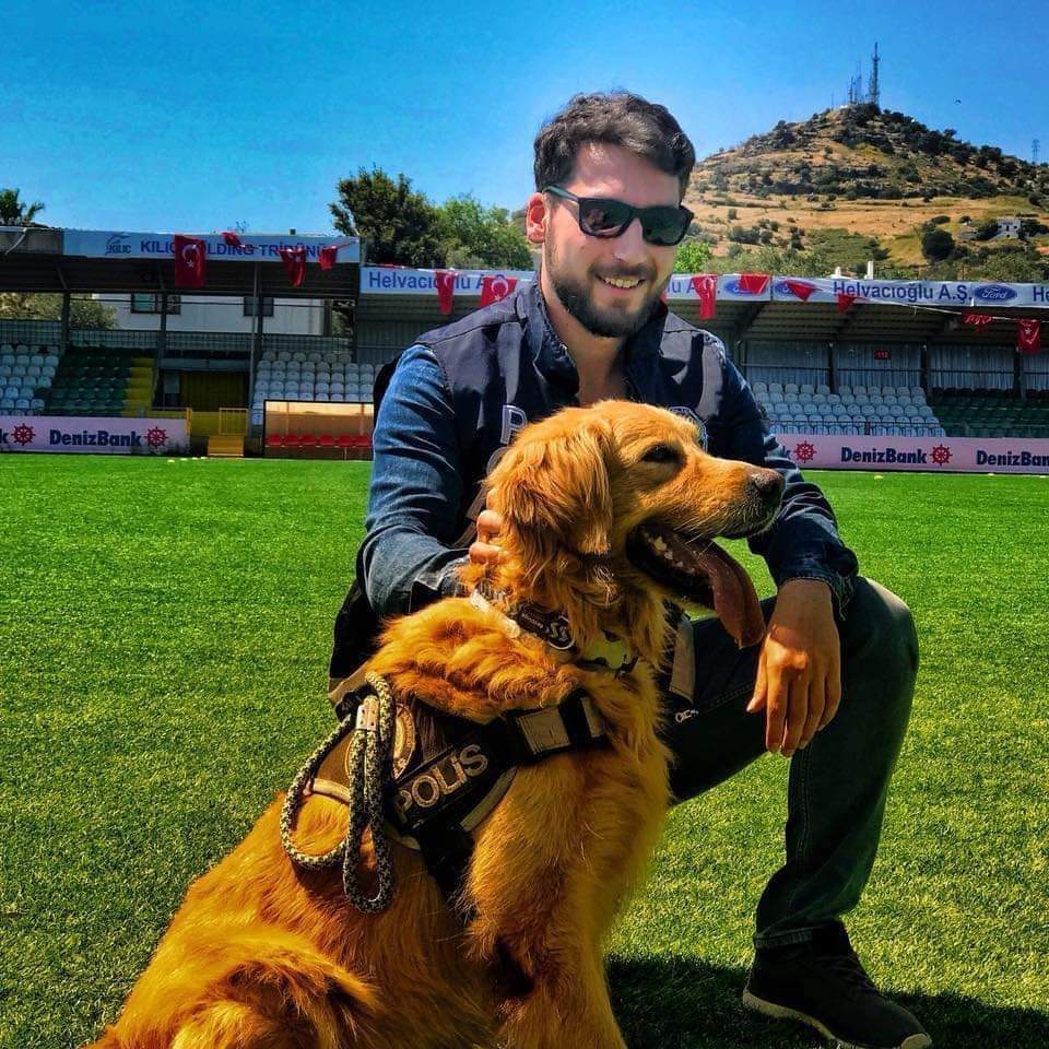 Bodrum'da silah kaçakçılığı operasyonunda şehit olan polisimiz Ercan Yangöz'e Allah'tan rahmet, ailesine başsağlığı ve sabır diliyorum.

Dualarımız yaralı polisimizle.🇹🇷