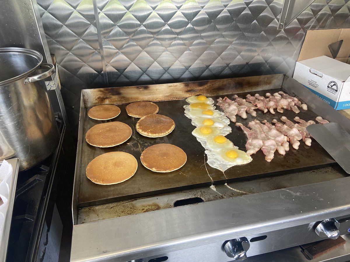 riotkitchen206 tweet media