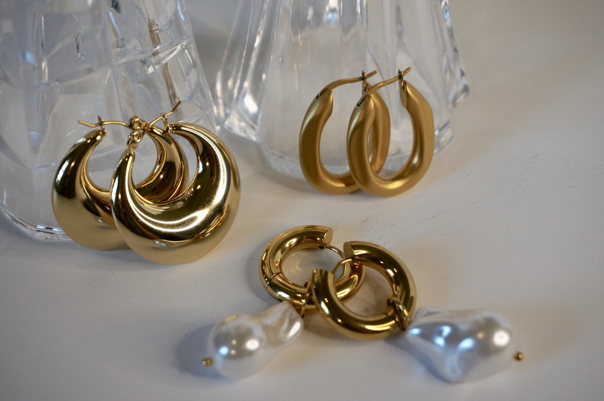 romemcelroy's tweet photo. New @_miro_designs earrings just dropped. Welcome Diana, Mina &amp; Kelsey 🤍✨
https://t.co/5XdA0LjixU https://t.co/FomHTyikzC