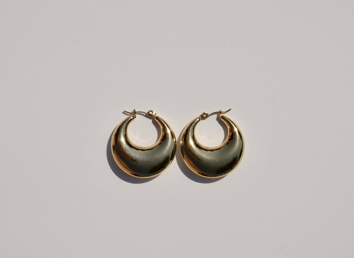 romemcelroy's tweet photo. New @_miro_designs earrings just dropped. Welcome Diana, Mina &amp; Kelsey 🤍✨
https://t.co/5XdA0LjixU https://t.co/FomHTyikzC