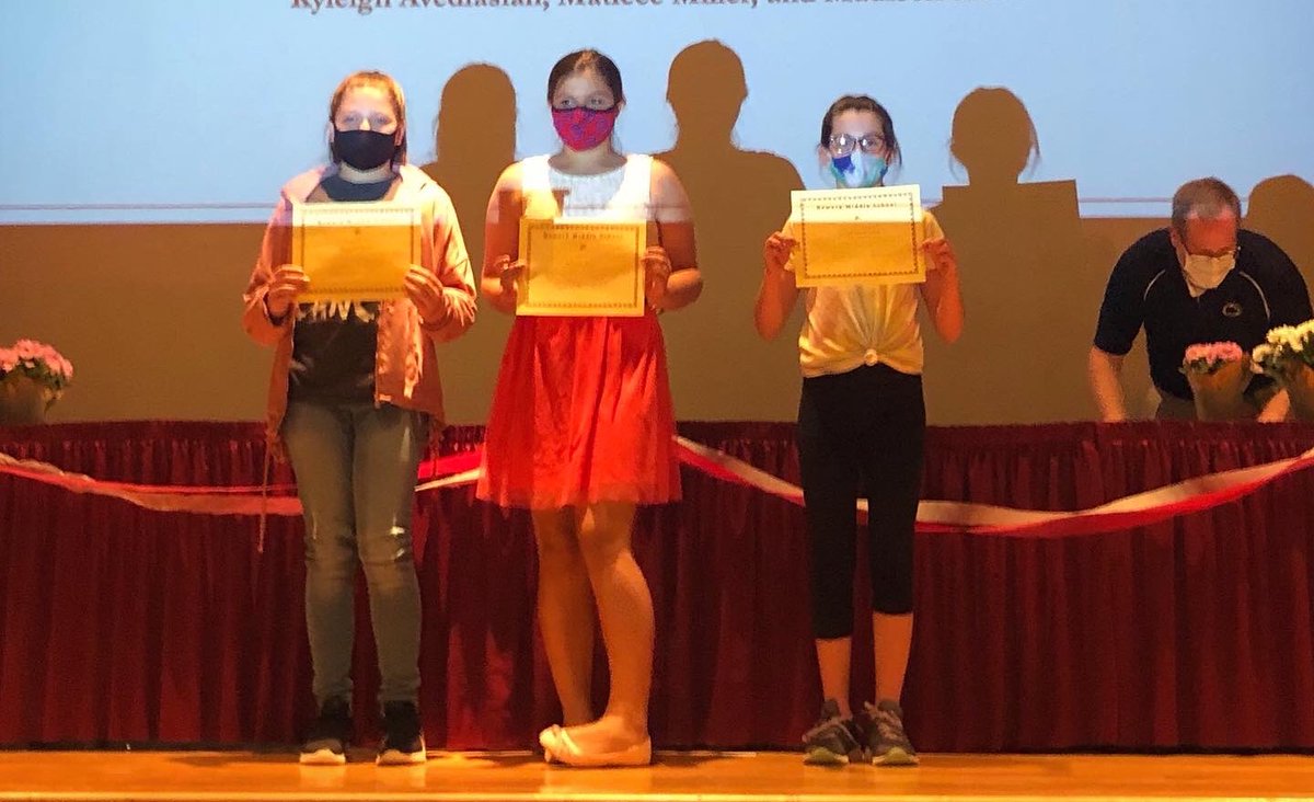 LindsayDibble1's tweet photo. Yesterday, we celebrated our sixth grade students and all of their achievements. This year has been challenging for many, and I am just so proud of our students for working hard and showing their NMS pride! Our award ceremony was full of smiles! 🎉🦊🏅 @Newark_MS https://t.co/0IeLPClee2