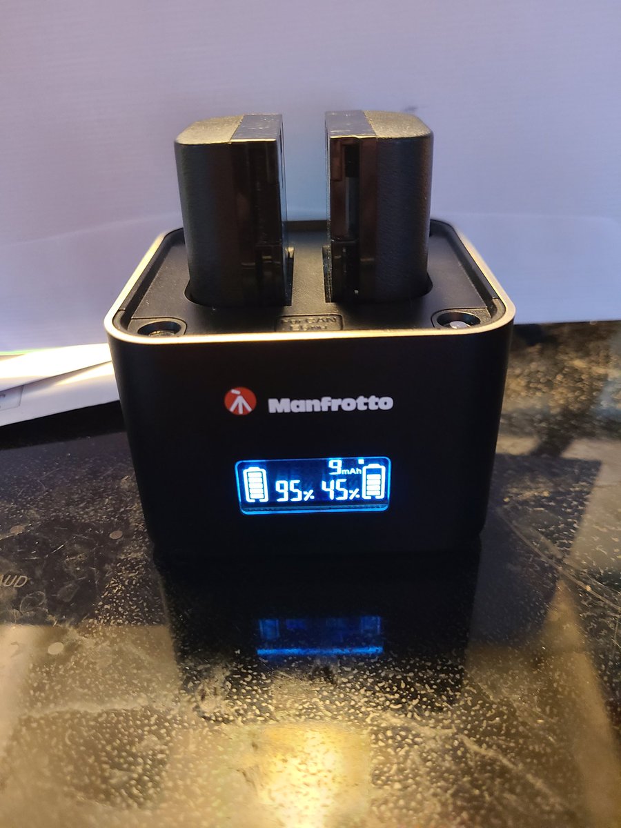 pauls612's tweet photo. Picked up this #manfrotto #procube charger. Up until now I wasn't able to find a dual charger. Very sturdy. Comes with AC and DC cords. I highly recommend it. Will also charge 4 AA batteries @manfrotto_us #photographer #freelancer #canon https://t.co/FIncRvmFii