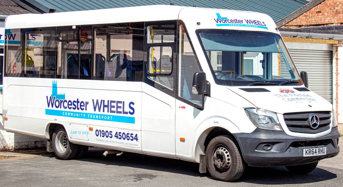 WWTransport's tweet image. Our latest acquisition newly sign-written and looking resplendent in the sun earlier today. Thanks as always to Kev and Conor at Sign Here for another great job on our new minibus 👍 signhereworcester.com