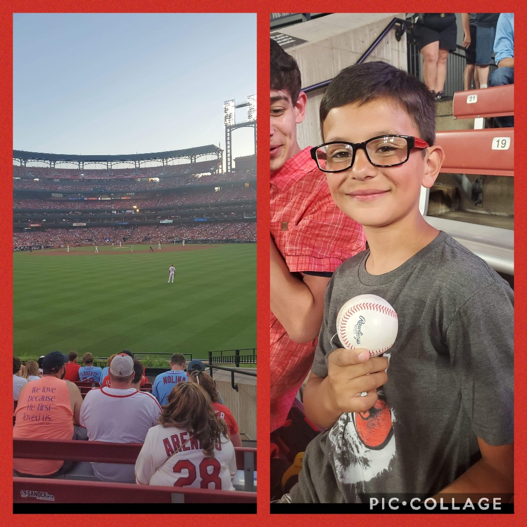 KnappJean's tweet photo. When one of your @sl_stream students goes to a Cardinal game, knows it's your favorite team, and gets a ball, they send you pics!!!  Way to go, Alejandro!!!!  ⚾⚾⚾⚾⚾ https://t.co/E8eo7e0KuP