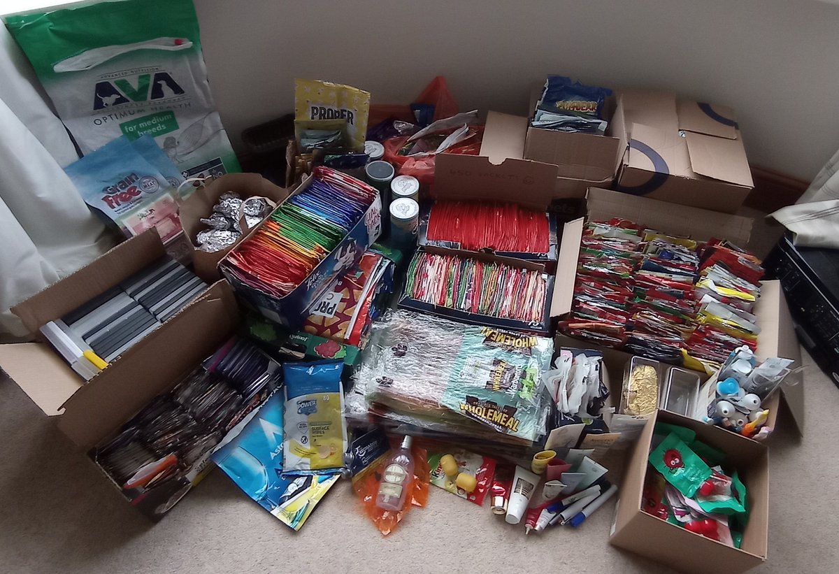 BayRecycling's tweet photo. We're very excited to announce that this week's #rubbishcount from our #Bowerham location has a whopping +3000 crisp packets and so much more!!
We're getting more interest from local #LoveLancaster residents and it is so lovely to see!
#plasticrecycling #recycle #Terracycle https://t.co/BiZyZtweKy