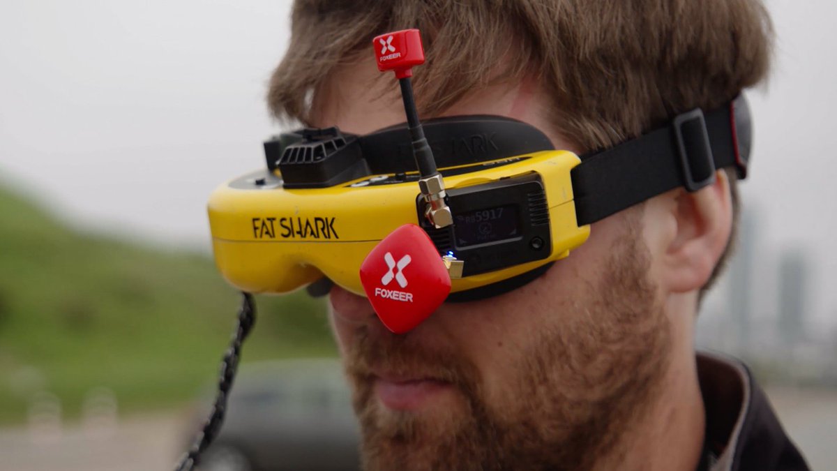 Bright's tweet photo. Deze Nederlanders 'stunten' met #drones. En onze @rutgerm ging de uitdaging met ze aan: 
https://t.co/zi3NyUuKa6 #brightbunch https://t.co/fSXJEIJK55