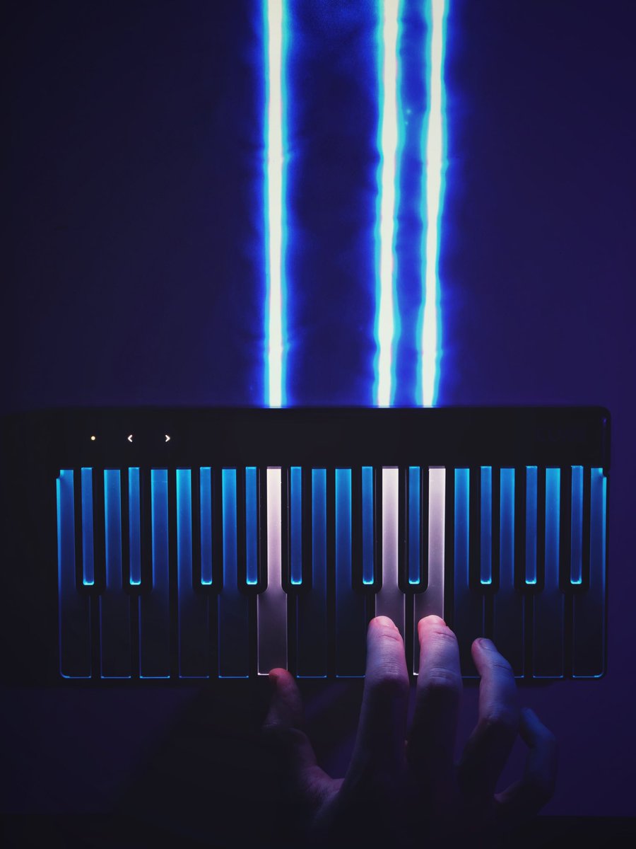 PerplexOn's tweet image. Quick #projectionmapping using the midi trigger and key mapping feature of #VisualSynthesizer running on an ipad and a connected projector.
.
.
.
@imaginando_pt