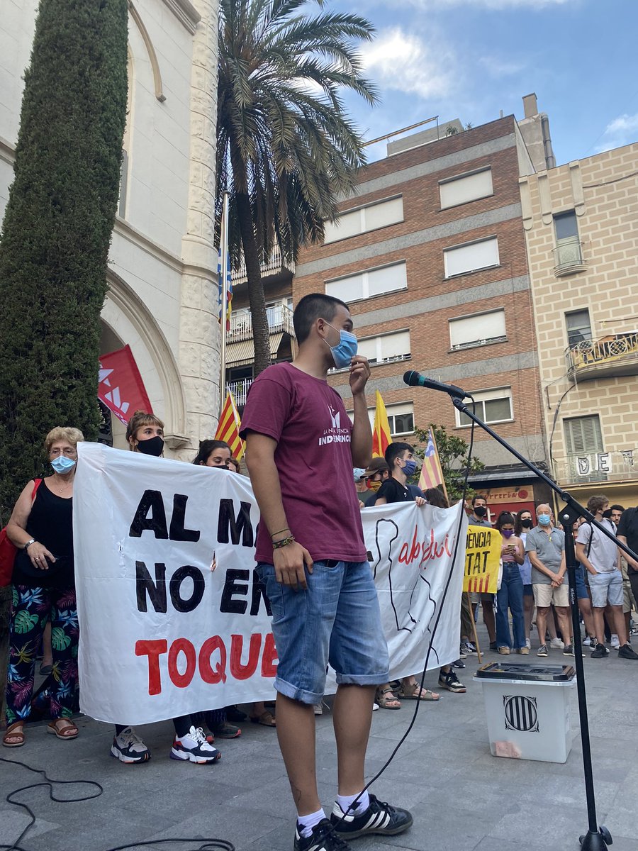 marcelabsolucio's tweet photo. Comencen els parlaments de suport. La @LaForja_Jovent, organització del nostre company, en defensa dels més de 3.000 represaliats, sense oblidar-ne mai cap. https://t.co/jhX8nusXNI