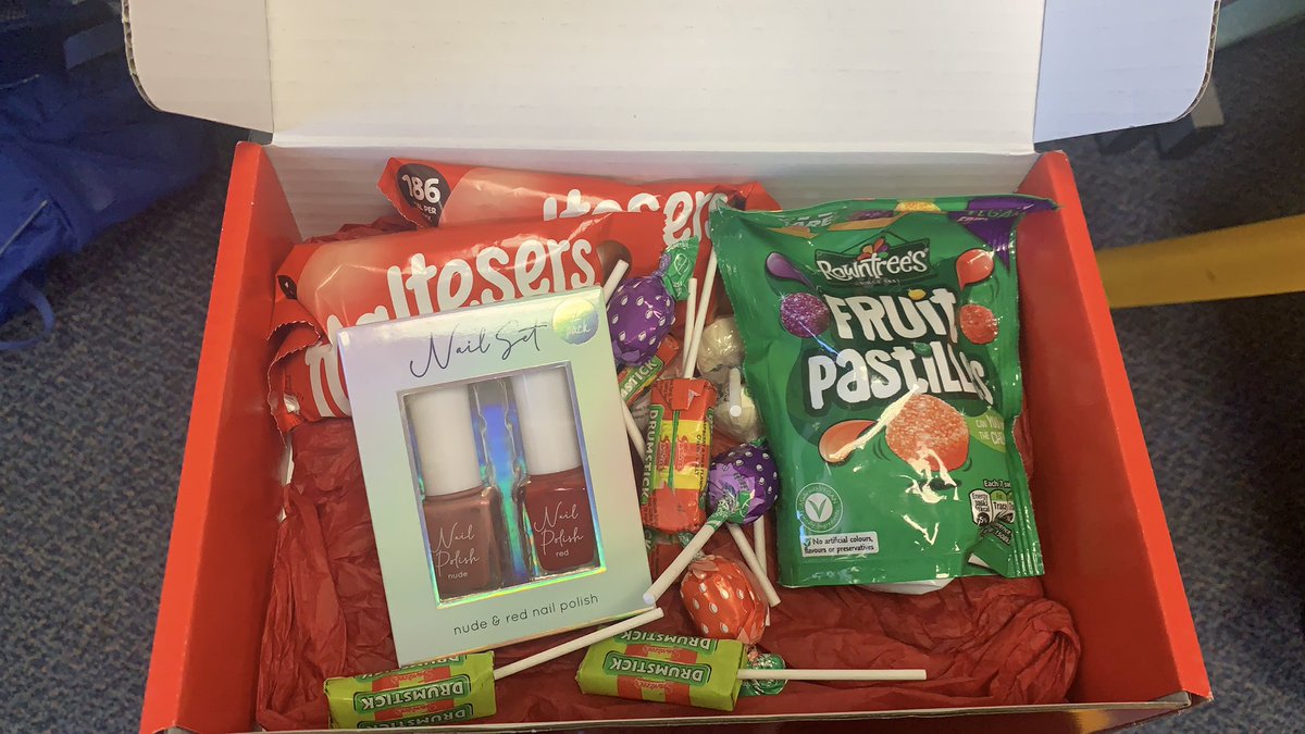 My final ever day at placement and what a year it has been! I’ve loved every minute, every challenge and every opportunity I’ve been given! What a lovely personalised gift I got from some very lovely students of mine😊