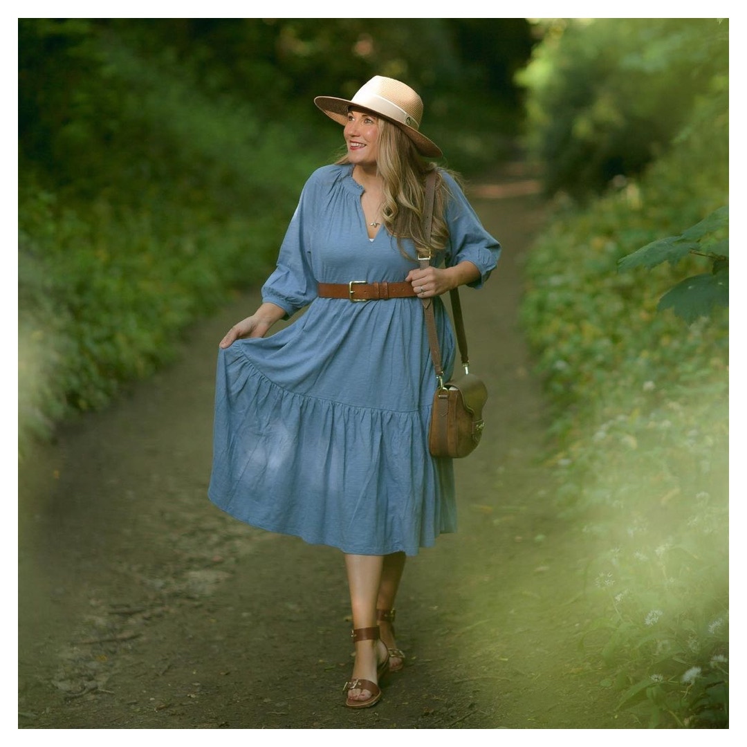 Catching that evening glow with drs.wife ⛅. The Hemley Fedora is available in Natural as seen above, Cream and Navy 💛.⁠

#hicksandbrown #fedora #summer #summeroutfit