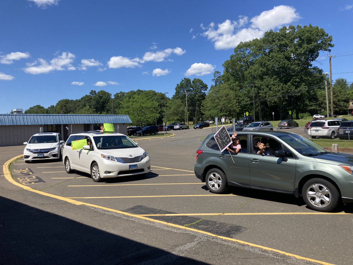 JenJames21's tweet photo. Silver car parade to end the day! @WindyWhales @PrincipalJHill https://t.co/9DzWyvwaOa