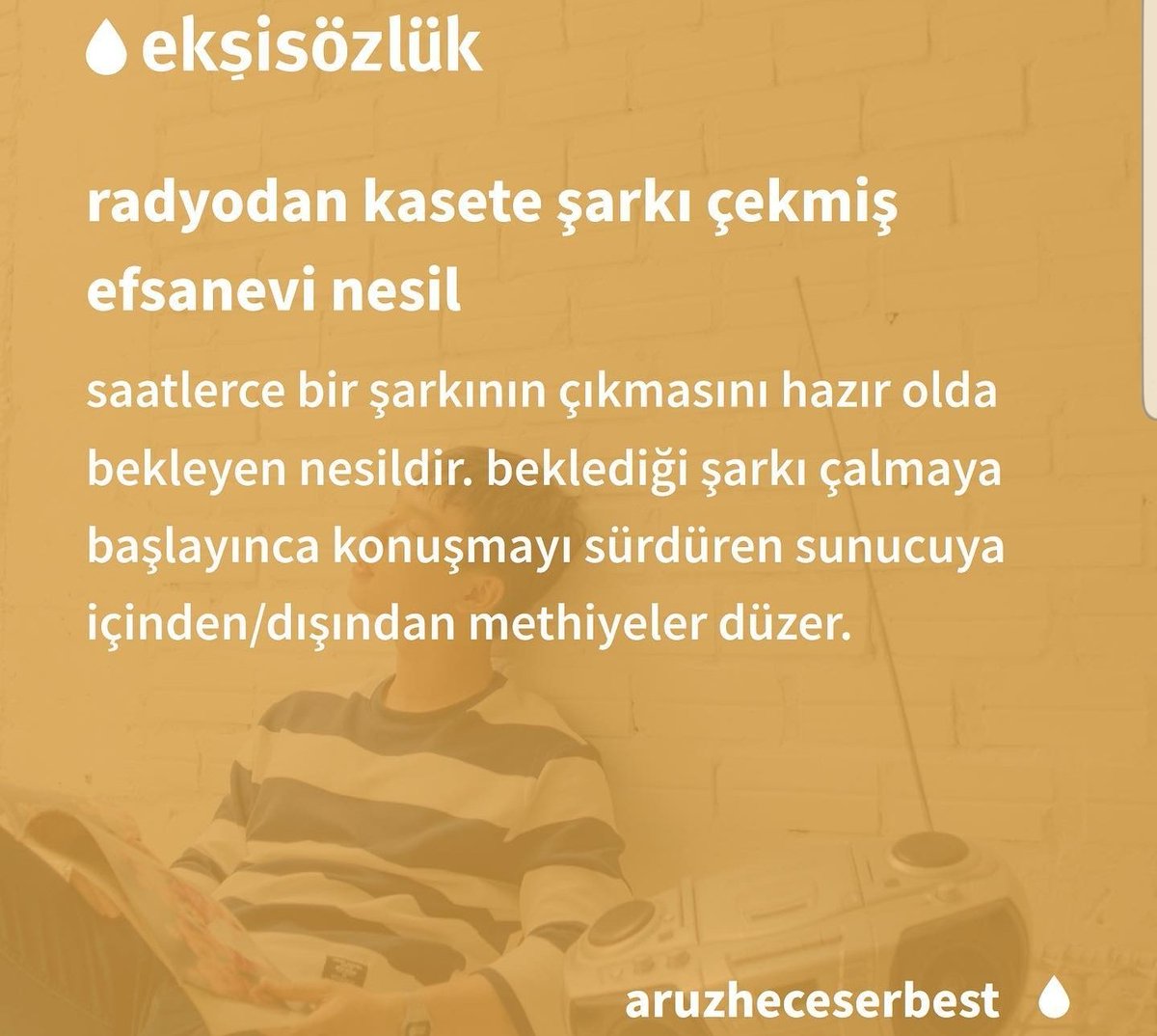 Basakg801's tweet photo. Kasete şarkı çekmiş nesil📼📼📼📼 https://t.co/bv5yrReSsQ