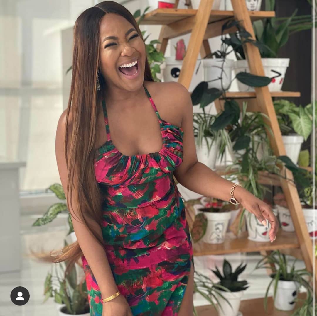 Harmony31369044's tweet photo. Erica is such a sweet baby.look at how she was telling Tolu of seeing herself on billboards.Jumping up like a baby waiting to see her Christmas dress Aww💕💕💕.I enjoyed this episode very well.
#InsideLifeWithEricaEP2
#insidelifewithericaonmtv
ERICA NLEWEDIM https://t.co/h1T8DVmYU9