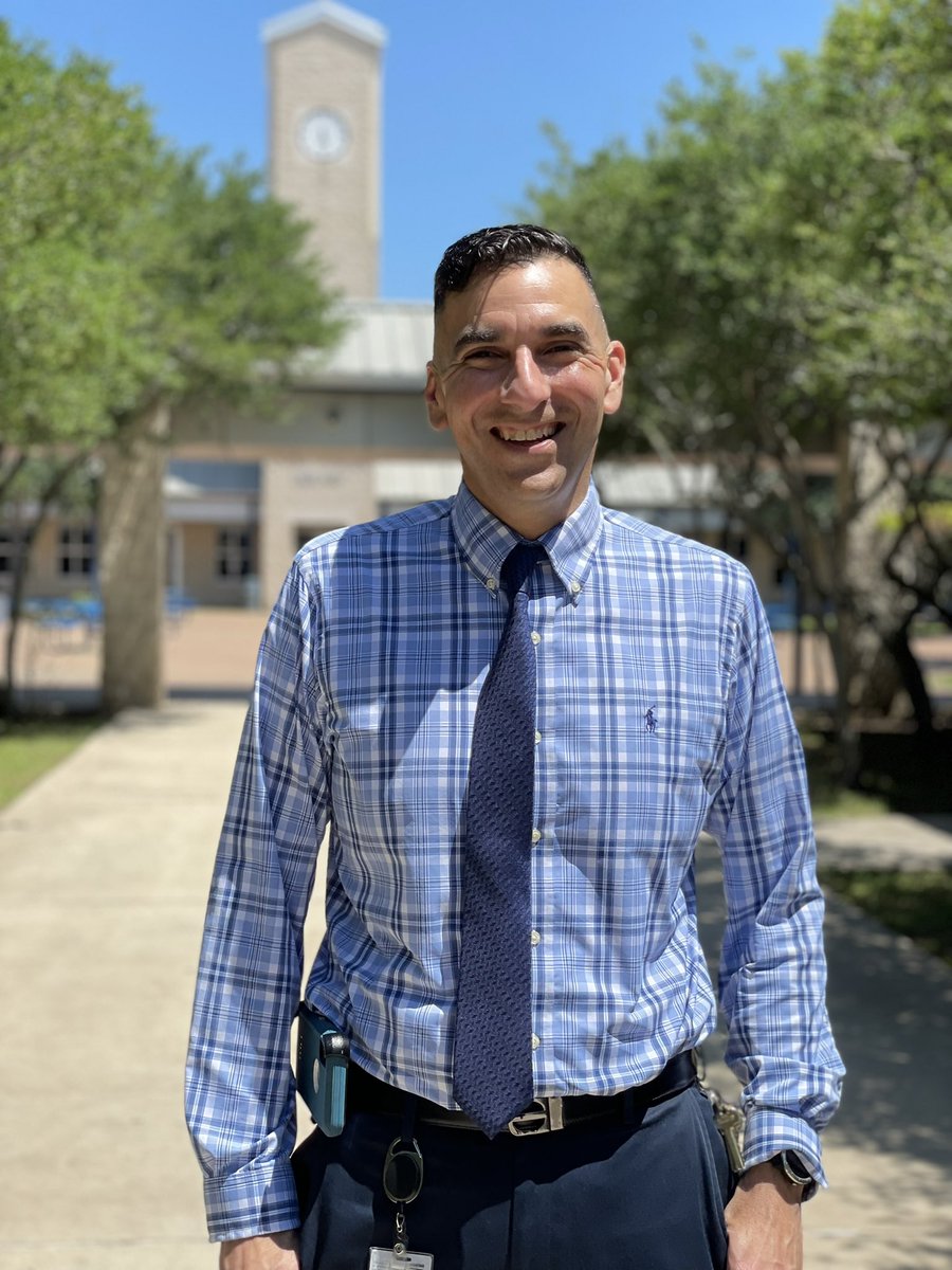 NISDOConnorHS's tweet photo. Welcome to OC Principal Martinez!
#OCPantherPride
#OCYouKnow https://t.co/Bu0UplP6Zk