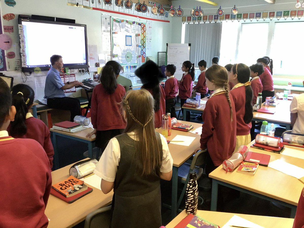 _Ray_A__'s tweet photo. J3 had a fab morning today! Kicked off the day with an amazing session with the fab @StokeCMS, songwriting and singing and then we took advantage of the great weather and the amazing outdoor classroom!! #edutwitter @BelgraveAcademy #NQTyear4 #maths #summer2 https://t.co/qjc0YPPT7Y