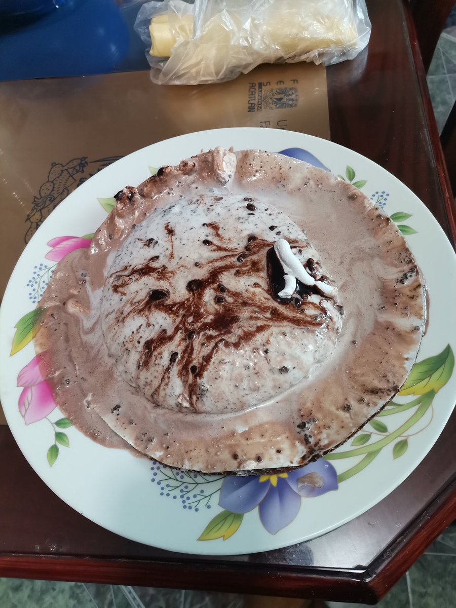 ilseannet's tweet photo. Y finalmente esto es lo único que sobrevivio.
#LoIntenté #TodoMeMaleSal #HBDSis https://t.co/U2VC3M8KlM