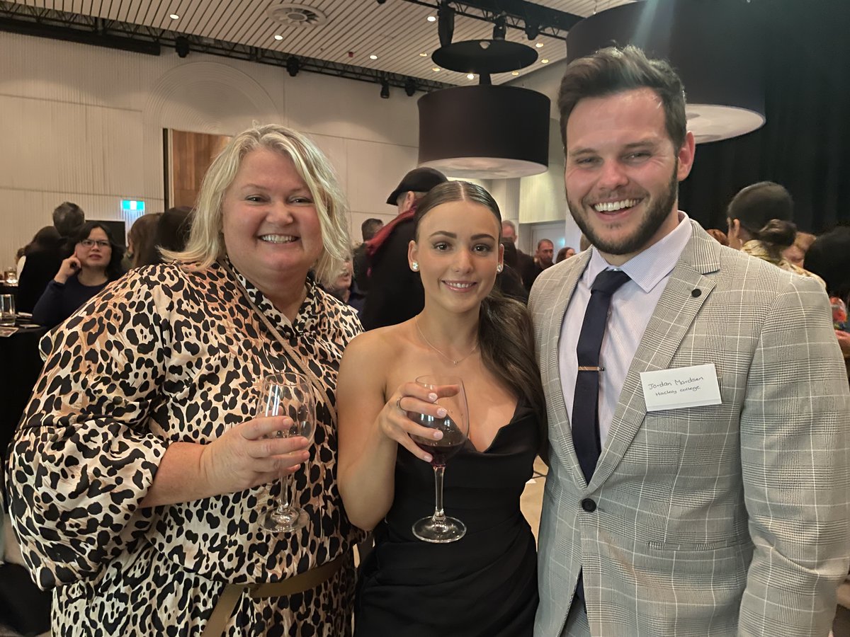 Macleay College tweet media