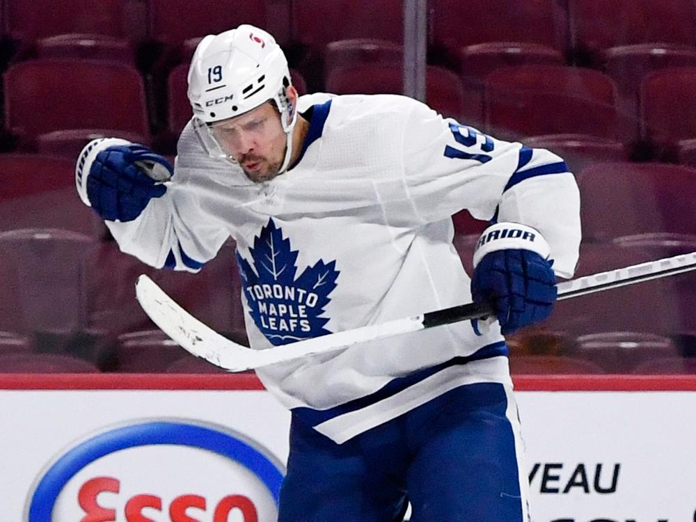 Maple Leafs give Jason Spezza one year contract extension