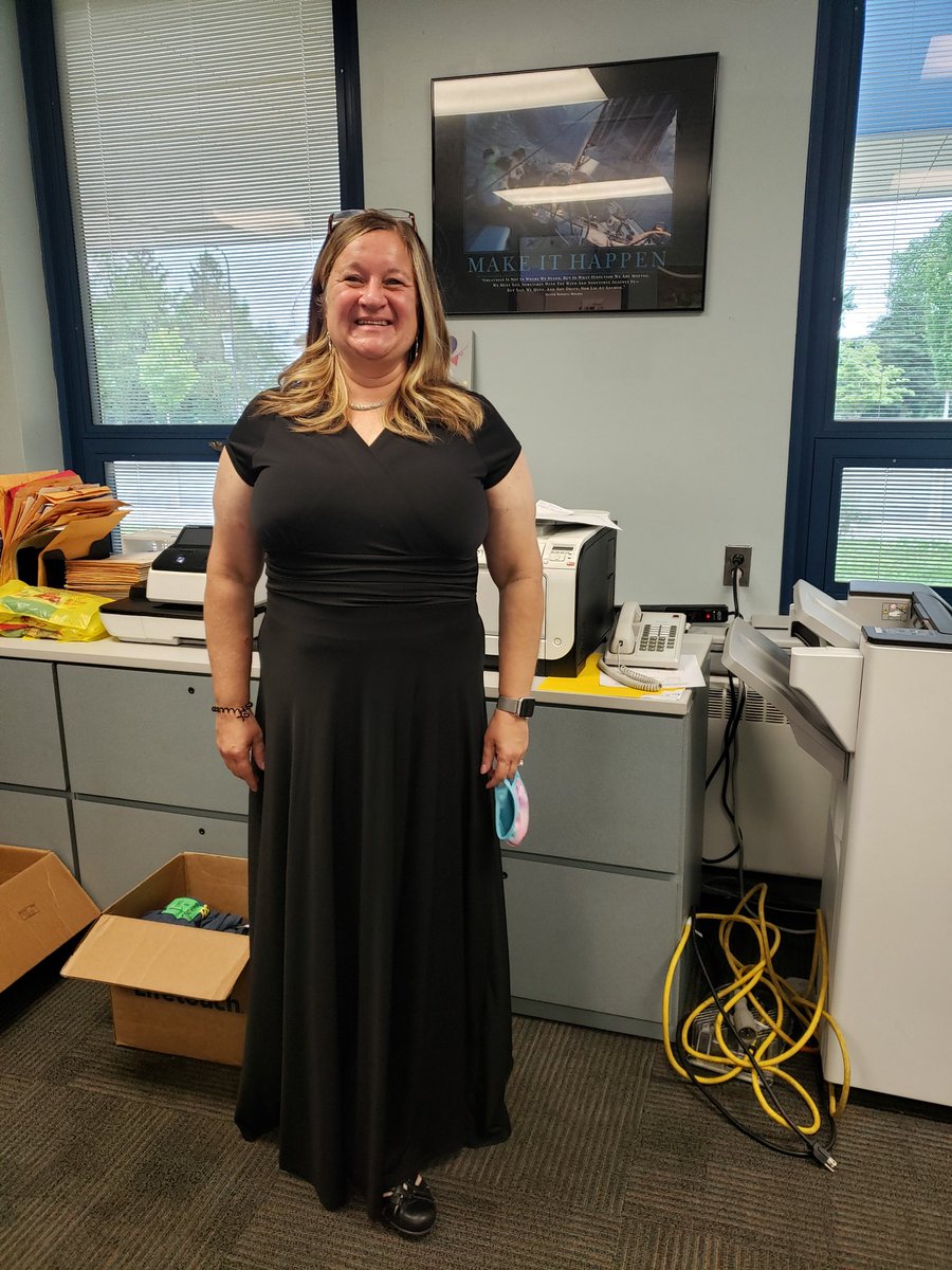 @MrsDGladysz and <a href="/bolsterEDU/">Mr. P</a> running the morning announcements. Thank you for all that you do! #RvilleProud <a href="/bitsbyBoomer/">Sharon School</a>