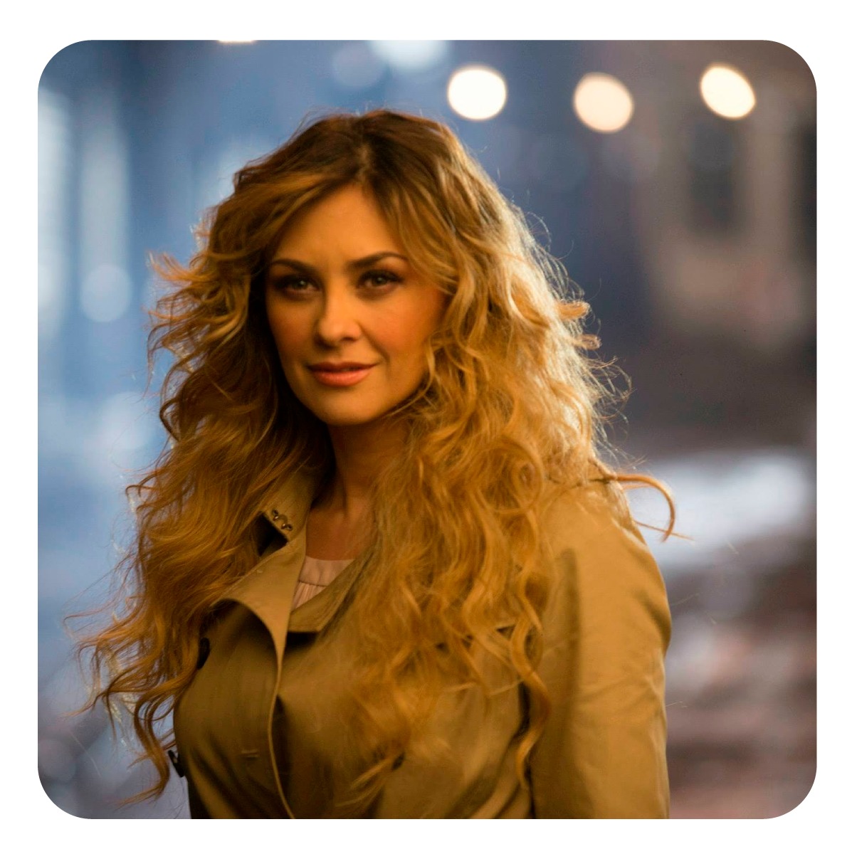 aracelyarambula's tweet photo. #Arafamilia bella 😘 feliz #miércoles que van a cocinar el día de hoy? 🥗 

Oigan qué tal una #ArAreceta  recuerden que dentro de mi #APP 📲 encontrarán contenido #exclusivo y muchas recetas deliciosas para preparar. 🍔🍖🧁🥙🍲
¡Díganme si ya la DESCARGARON! ❤️

#ArAmundo #video https://t.co/i0FJpXTs5m
