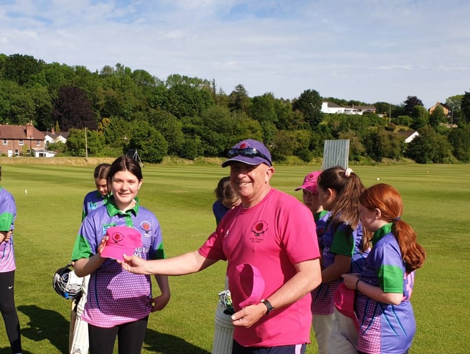 Connie <a href="/AbergavennyCC/">AbergavennyCC 🏏🏏🏏</a> receives her <a href="/SWFalcons2019/">South Wales Falcons Girls Cricket Team</a> cap from coach <a href="/JonMatthews70/">Jonathan Matthews</a> before today's game.

Welcome to the Falcons' Family. Many thanks to our sponsors <a href="/Dragon_Signs/">Dragon Signs</a>  &amp; Usk Properties  for providing the girls with the caps and shirts. #falconsfamily @SMCricketUK #WBCM