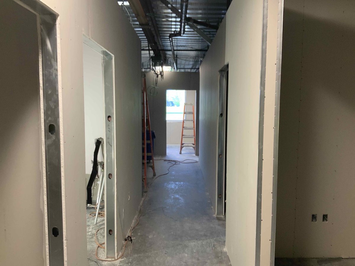 LNBstudio's tweet photo. This 6,344-square-foot tenant remodel and finish project for SIUE School of Medicine's residency program has come a long way these past few weeks! It'll be ready for primary care residents in July. https://t.co/cAvvYDEPXV
