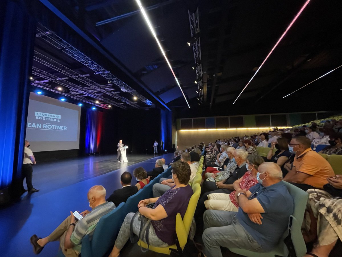 avecRottner_57's tweet photo. Beaucoup de monde ce soir au NEC de Marly pour le meeting de @JeanROTTNER @GrosdidierMetz en présence de François Baroin, Patrick Weiten, @ncolin_oesterle @CatBELRHITI,  @horythierry et de nombreux colistiers ! #JeVoteRottner #PlusFortsEnsemble #AvecJeanRottner https://t.co/dZYOZ5D4im
