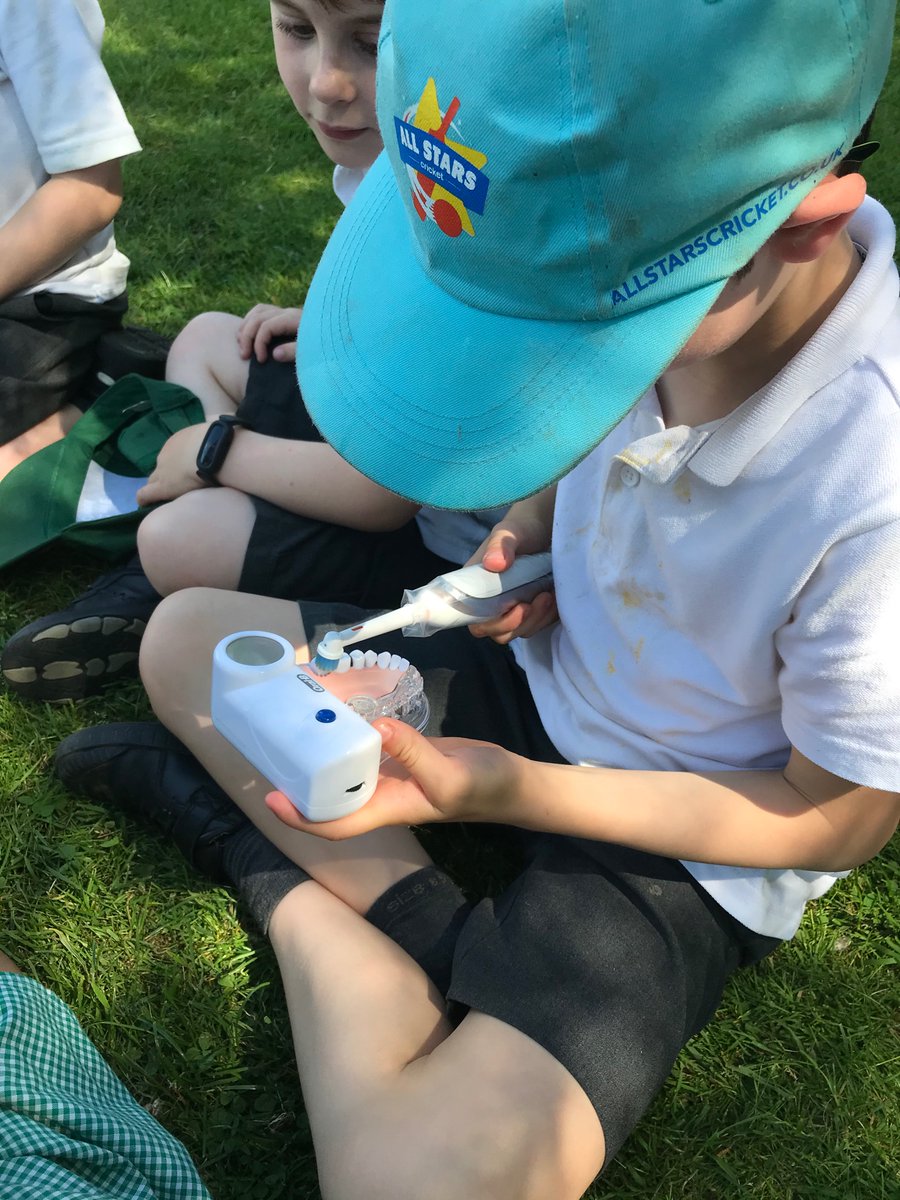 SnakesClass's tweet image. Thank you Mrs Clarke for coming in this afternoon to teach us how to take care of our teeth 🦷 🪥 @SquirrelMonk9