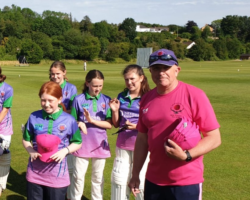 Tallulah <a href="/LlanarthCC/">Llanarth CC 🌳</a> receives her <a href="/SWFalcons2019/">South Wales Falcons Girls Cricket Team</a> cap from coach <a href="/JonMatthews70/">Jonathan Matthews</a> before today's game.

Welcome to the Falcons' Family. Many thanks to our sponsors <a href="/Dragon_Signs/">Dragon Signs</a>  &amp; Usk Properties  for providing the girls with the caps and shirts. #falconsfamily @SMCricketUK #WBCM