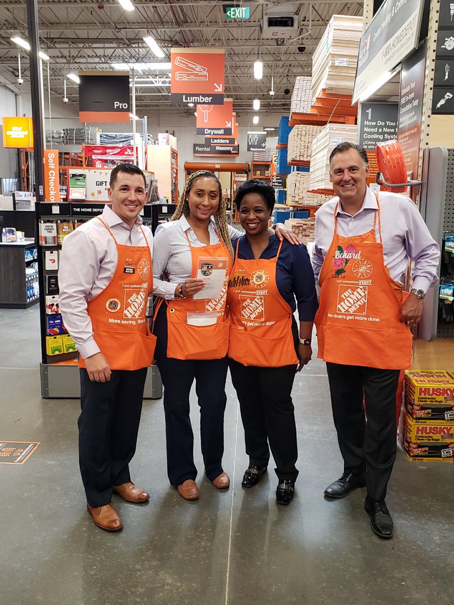 So this happened today. My very first executive walk. It was an awesome day today. My Store represented D132 in a major way. I have the best team. Thank you <a href="/ChrisDurand_HD/">Chris Durand</a>  for the faith that you have in me. Thank you for the recognition. #SlidellEast #D132 #BestTeam ❤️