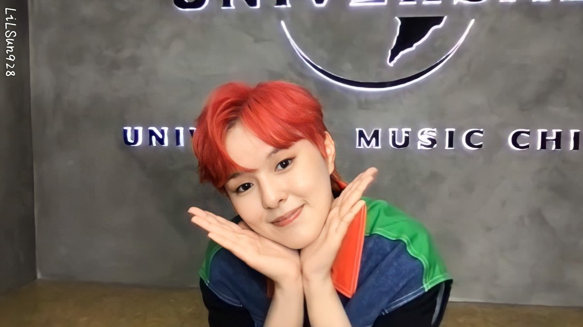 lilsunnee's tweet photo. รูปแคปจากคลิปที่มีแต่วีดีโอ ไม่มีเสียง😂 #MeetSunnee คนน่ารัก รูปก็น่ารักอยู่ดี😍 https://t.co/m0xIi70sD9
