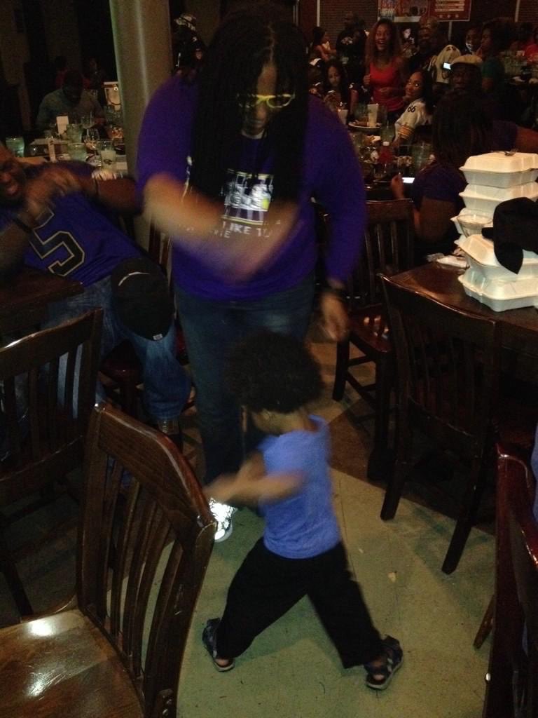 theblacktechie's tweet image. Happy Birthday to Chris.

On this game day, you had the crowd into our dance party and I can’t blame them.

You’ll always be one of my favorite football dancing partners.

cc: ⁦@_dawnmontgomery⁩