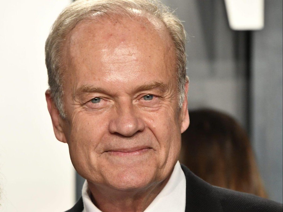 Kelsey Grammer tears up recalling meeting Paris Jackson with her dad