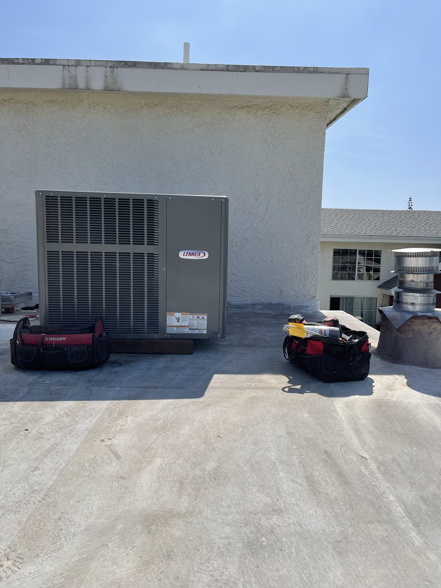 azaircond's tweet photo. Lennox HVAC system installed on the roof. Luckily we had a crane to lift it 😜 https://t.co/dmvnsQkzSb