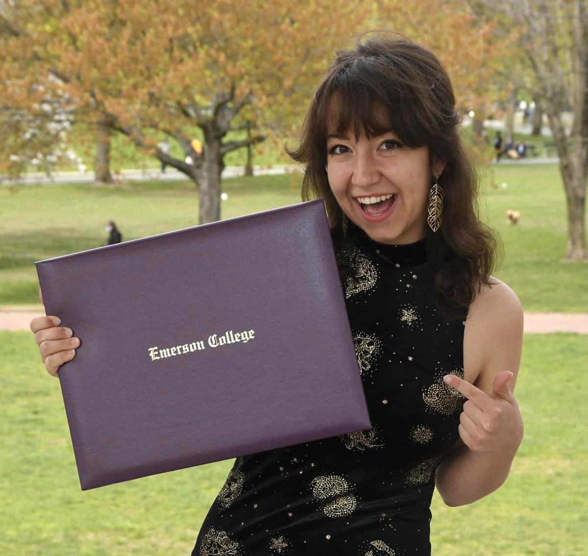 DawsonSchool's tweet photo. We have an #AmazingDawsonAlum Alert! We are proud to share that Amanda Rubeli '13 graduated from @EmersonCollege with a BFA in Theather Education and Performance. Congrats, Amanda! #DawsonDifference https://t.co/UM4YOWAtIo