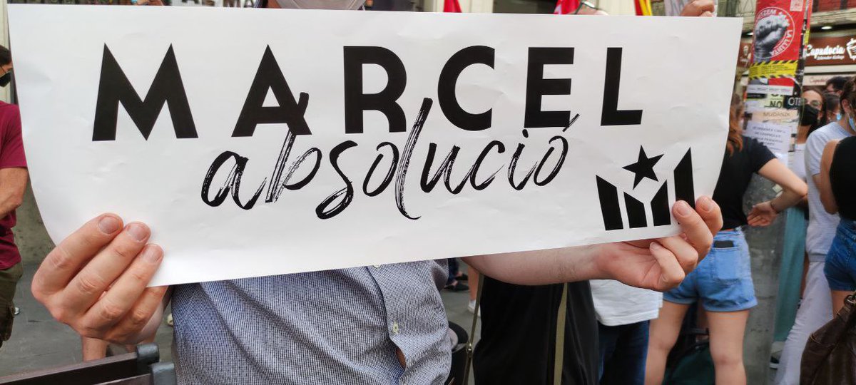 jcc_cat's tweet photo. 📆Avui hem estat a Badalona a la concentració en suport d’en @MarcelVR1. 

✊🏻Si la Generalitat segueix perseguint i reprimint les protestes socials, ens tindran al davant! https://t.co/o4vbJoySLw