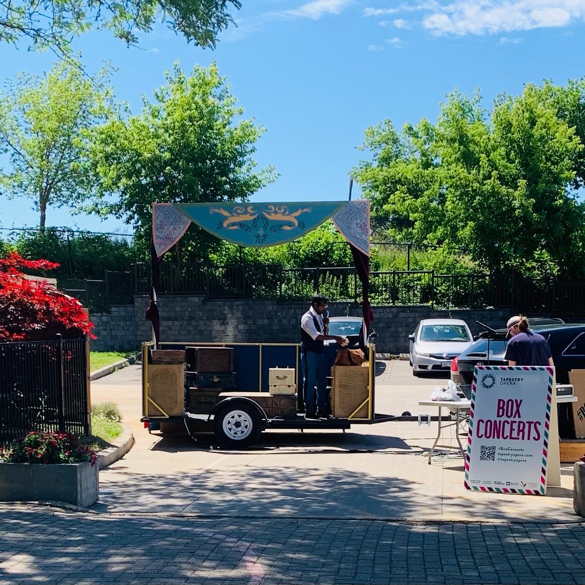TapestryOpera's tweet image. Today was the first day of Box Concerts ☀️ 😊

We’re SO EXCITED to be back on the road! We had a magical first couple of shows at Sts. Peter and Paul Residence in Scarborough, &amp;amp; L’Chaim Retirement Home in North York - what a brilliant start to our summer of music!

#BoxConcerts