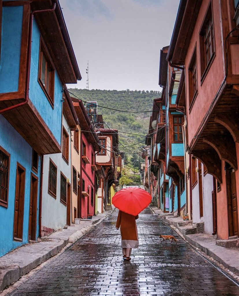 Ne şahane değil mi ? Yağmurda Afyonkarahisar sokakları. (Fotoğraf :#anadolugram)