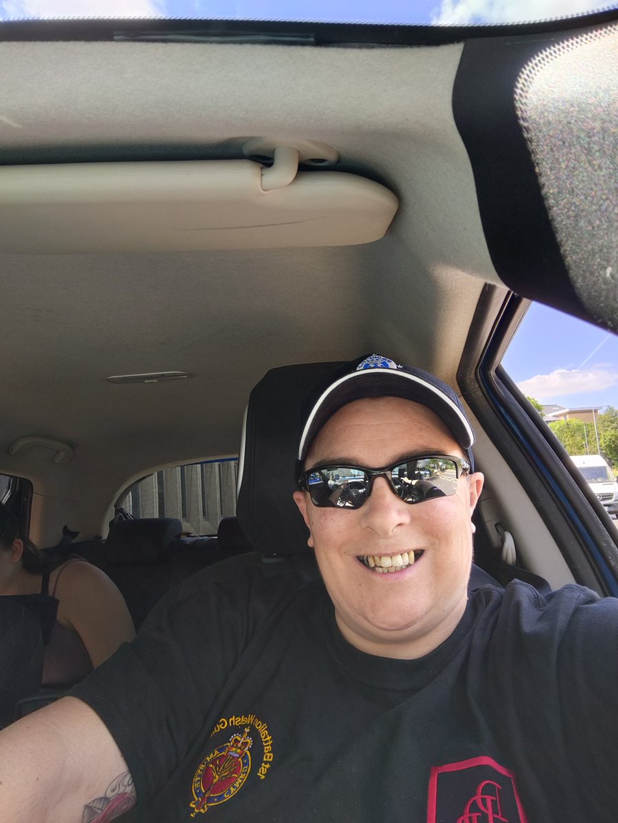 #freepublicity me waiting for the Mrs on Saturday (parked up, dont worry!) Modelling my @RhysDDR #defeatdontrepeat top and amazingly fetching @BurghfieldFC cap! #modeling