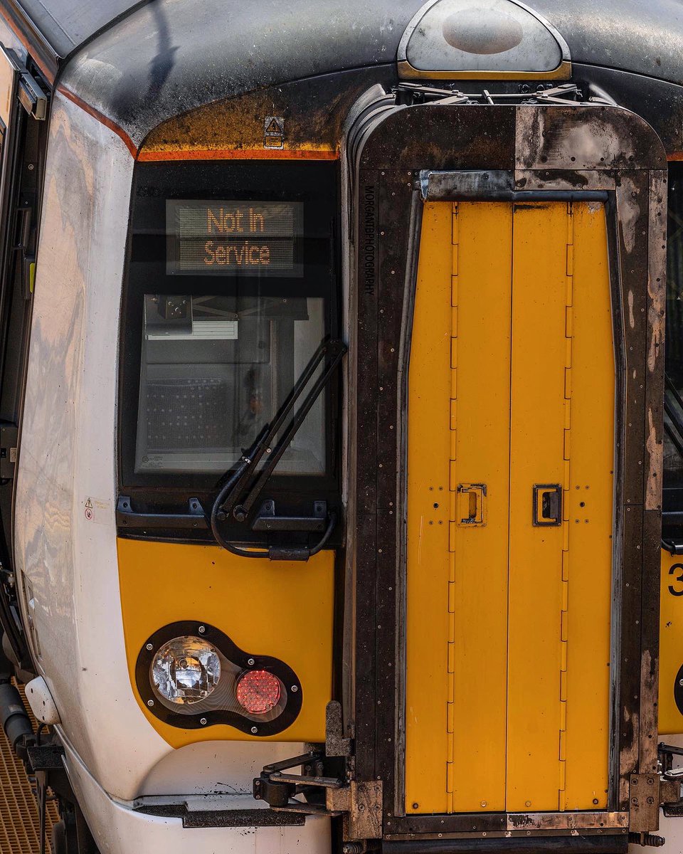 morgantbphotog's tweet image. #traindepot #trainyard #trains #train #railways #trainspotting #railway #rail #trainspotter #photography #trainstagram #locomotive #trainphotography #ukrailscene #railwayphotography #trainstation #landscape #landscapephotography #london #londoncity #cityscape #londonlandscape