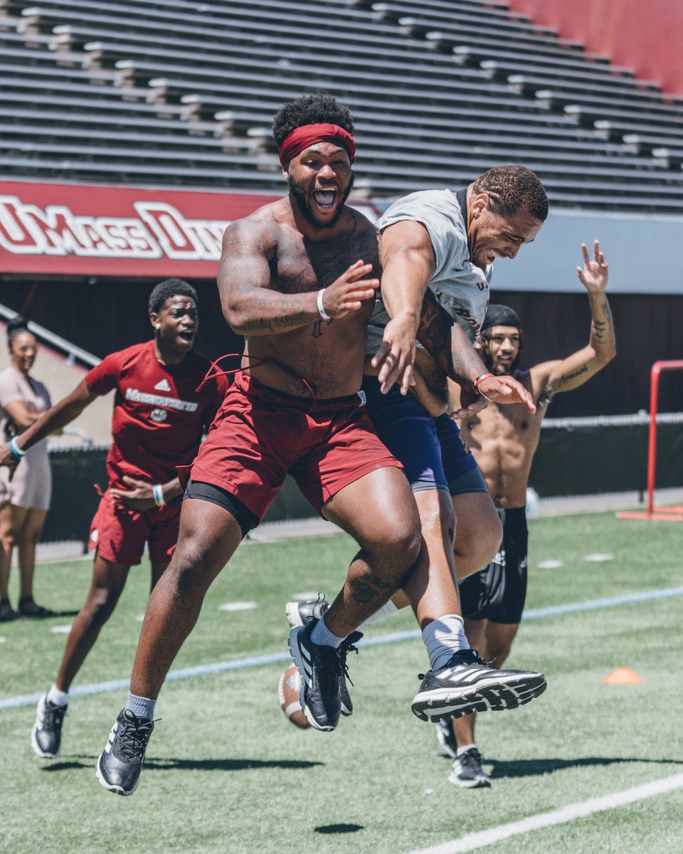 UMass Football tweet media