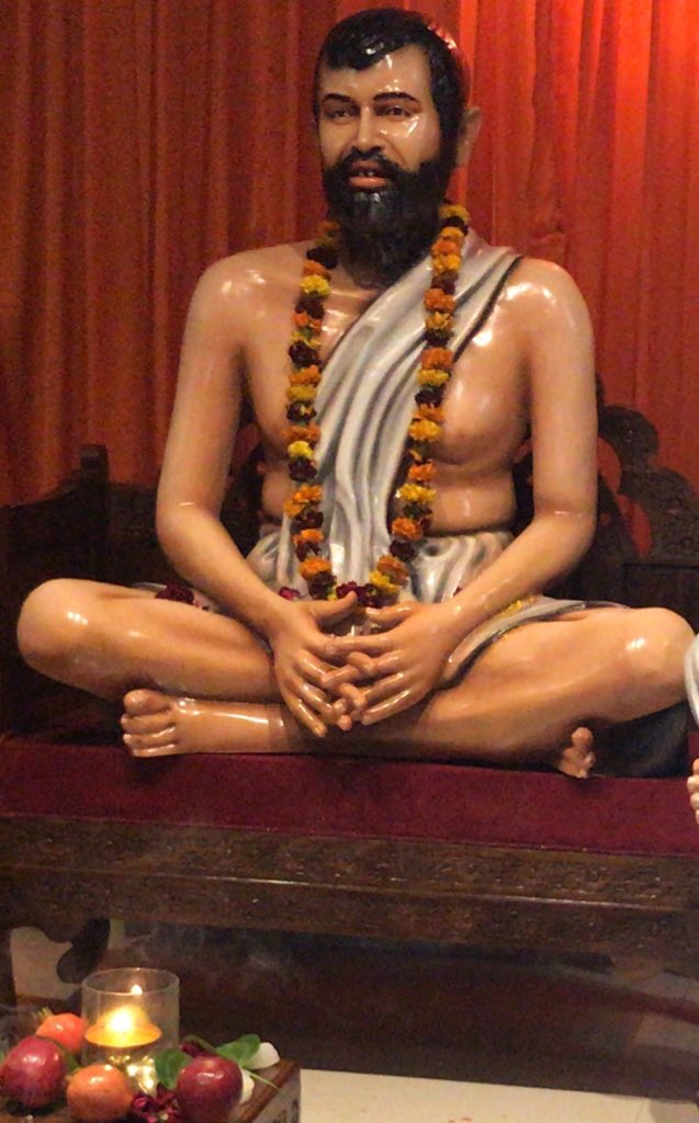 ShriguruPawanji's tweet photo. “समुद्र में अनेक रत्न हैं, पर उन्हें पाने के लिए आपको कठिन परिश्रम करना होगा। यदि एक ही डुबकी में आपको रत्न न मिलें, तो समुद्र को रत्नरहित न समझें। बार-बार डुबकी लगाएं।”         गुरु महाराज स्वामी रामकृष्ण जी
#PawanSinha https://t.co/4Rrh7E2TD9